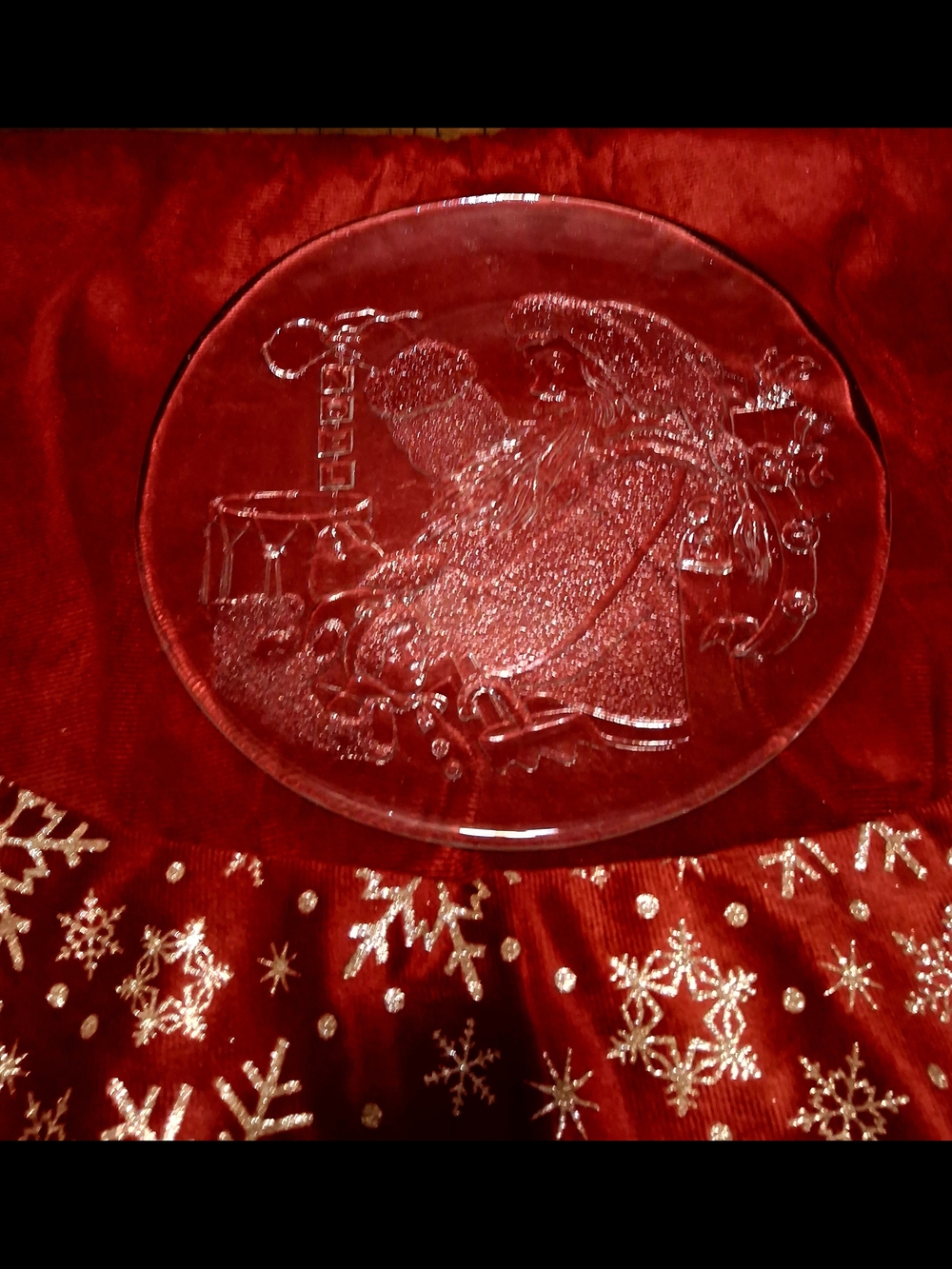 Clear Glass Santa Holiday Plate - Clear